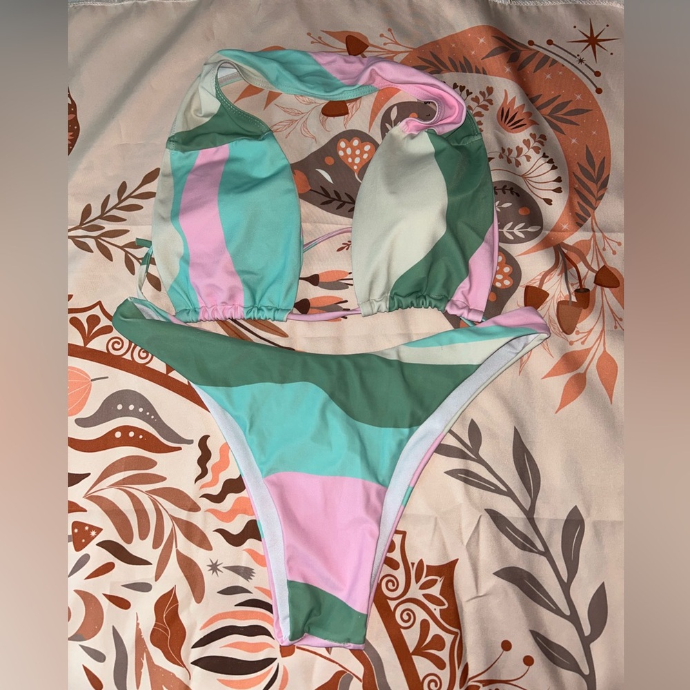 SHEIN TWO PIECE STRIPED SWIMSUIT